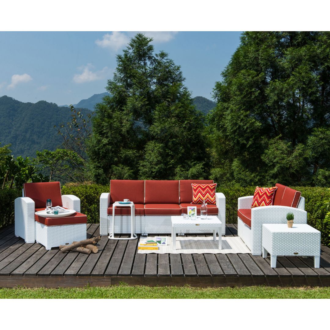 Love Seat Magnolia